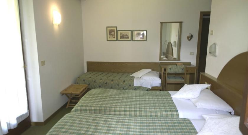 La Felce Bed & Breakfast Carisolo Bilik gambar