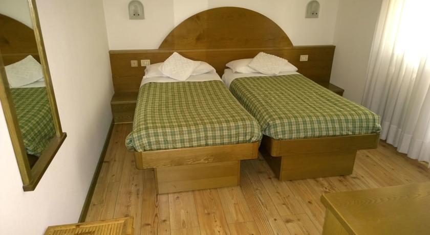 La Felce Bed & Breakfast Carisolo Bilik gambar
