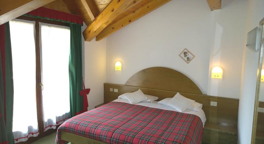 La Felce Bed & Breakfast Carisolo Bilik gambar
