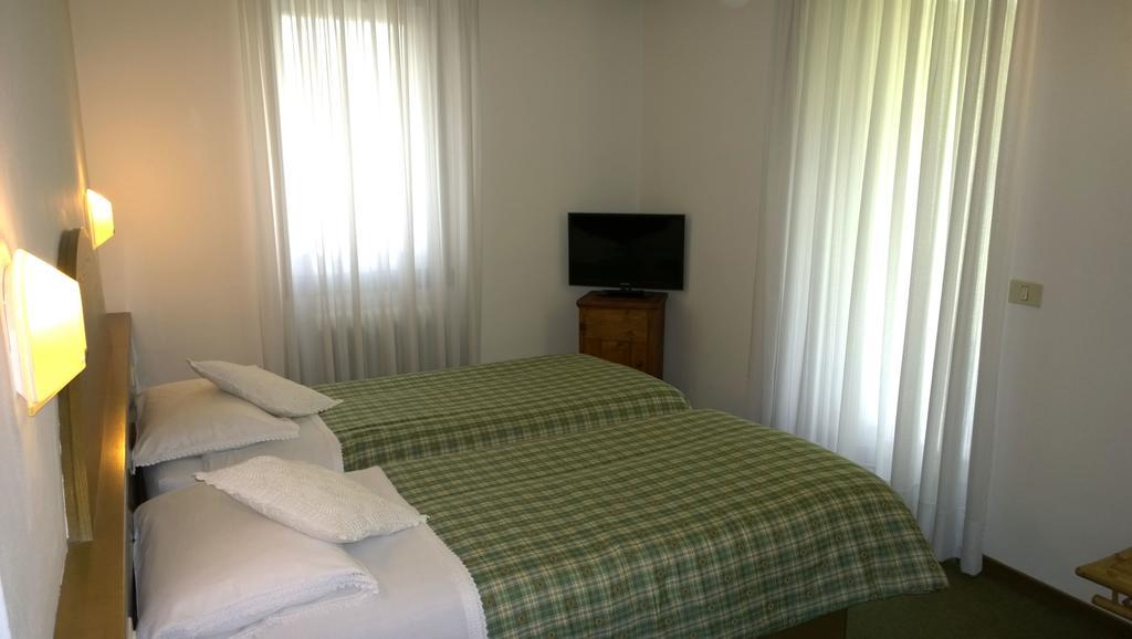 La Felce Bed & Breakfast Carisolo Bilik gambar